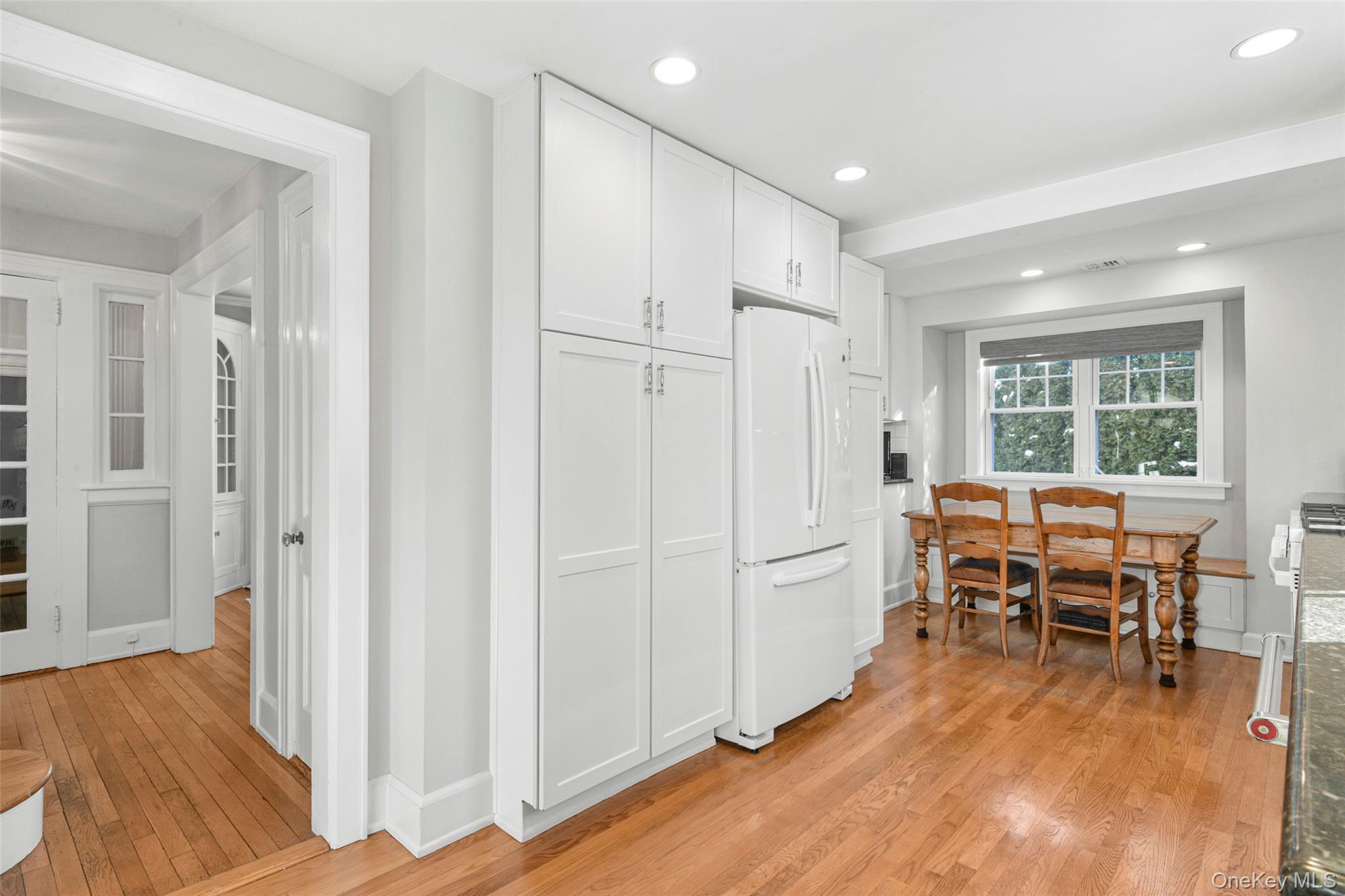 #8 photo, 551 Wolfs Lane, Pelham , NY 10803