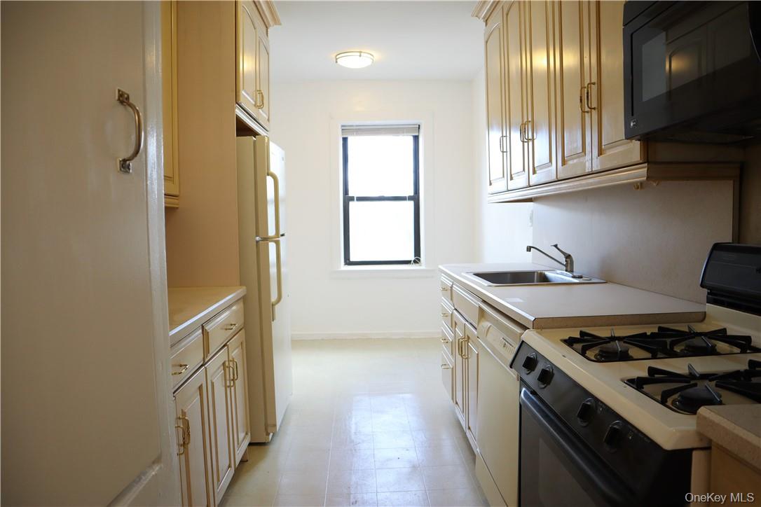 #5 photo, 42 Barker Avenue, White Plains , NY 10601