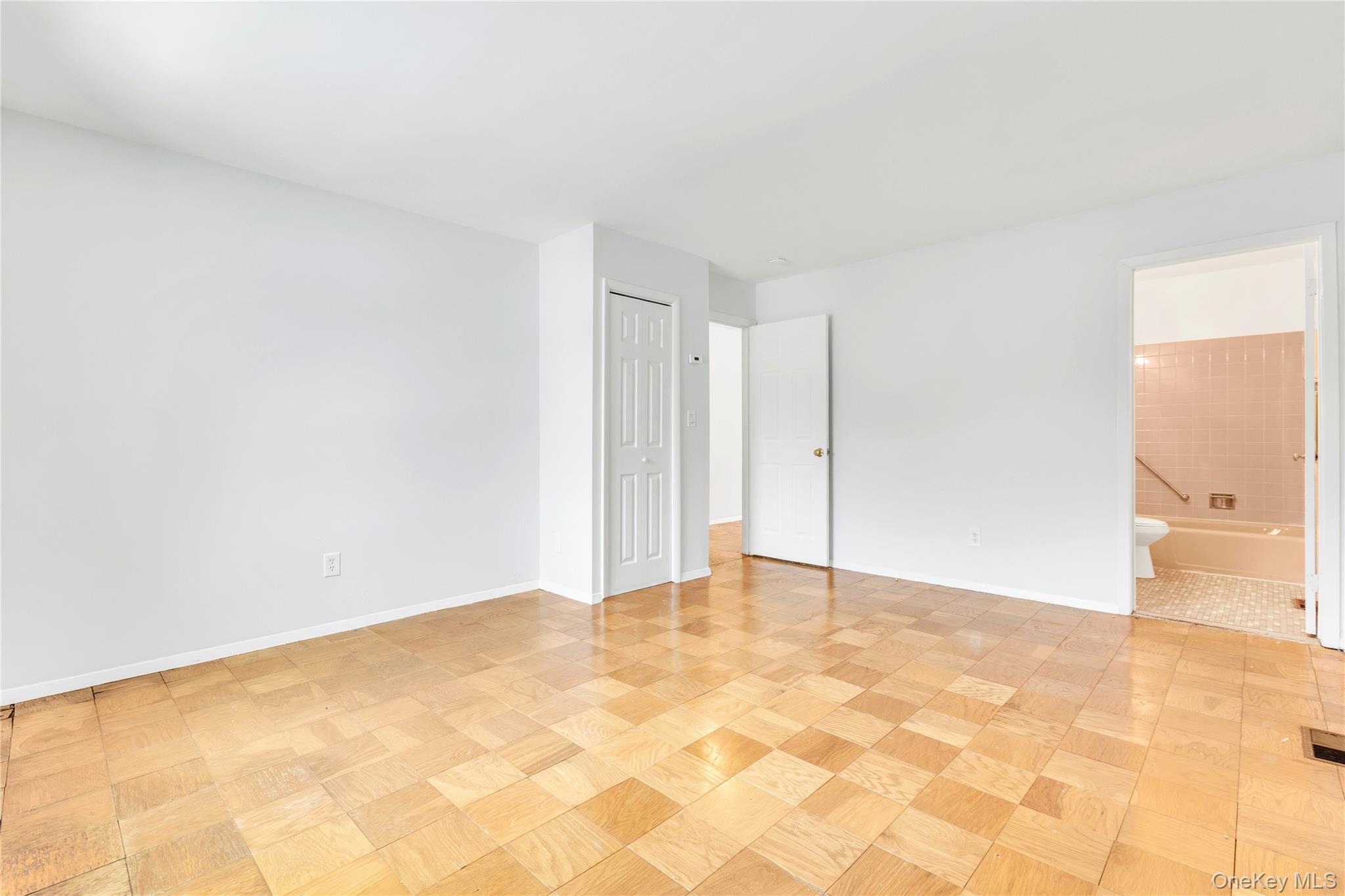 #13 photo, 51 Jefferson Oval, Yorktown Heights , NY 10598