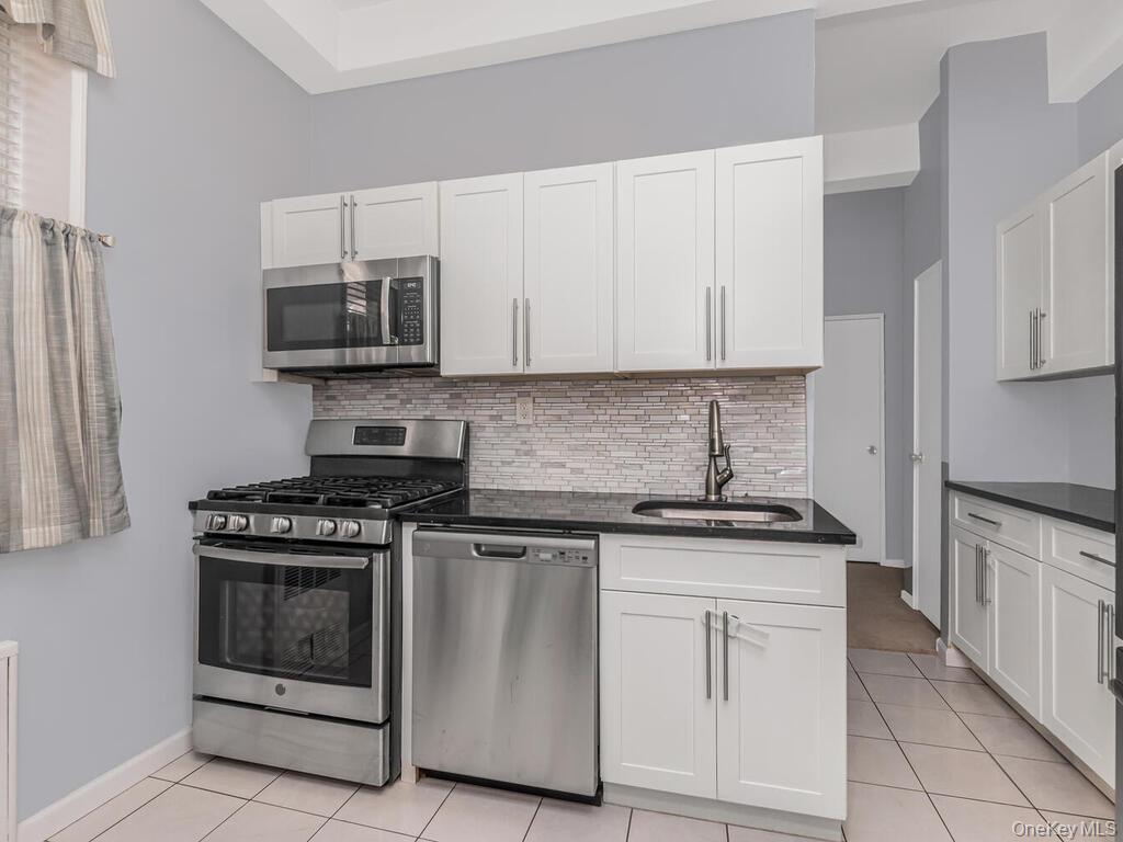 #7 photo, 245 Rumsey Road, Yonkers , NY 10701