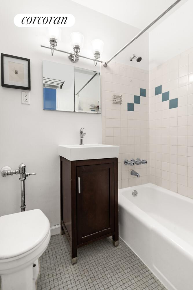 #7 photo, 419 E 87TH Street, Yorkville , NY 10128