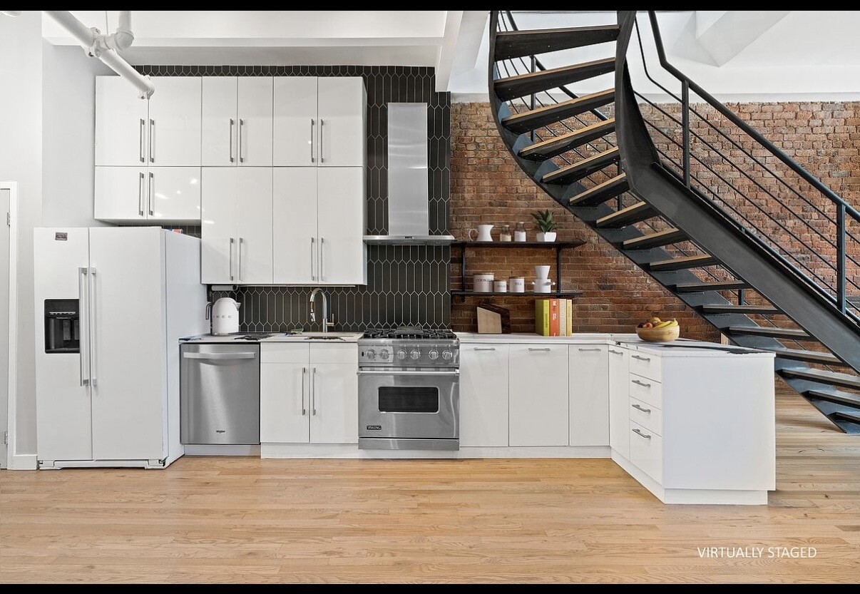 #5 photo, 272 WATER Street, South Street Seaport , NY 10038