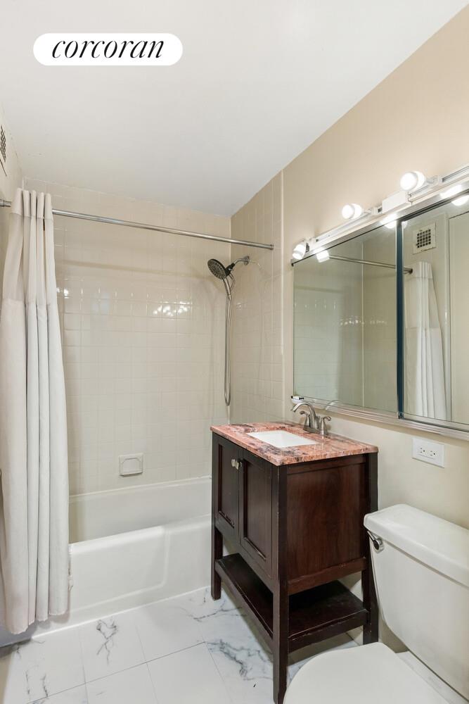 #11 photo, 531 MAIN Street, ম্যানহাটন Roosevelt Island , NY 10044