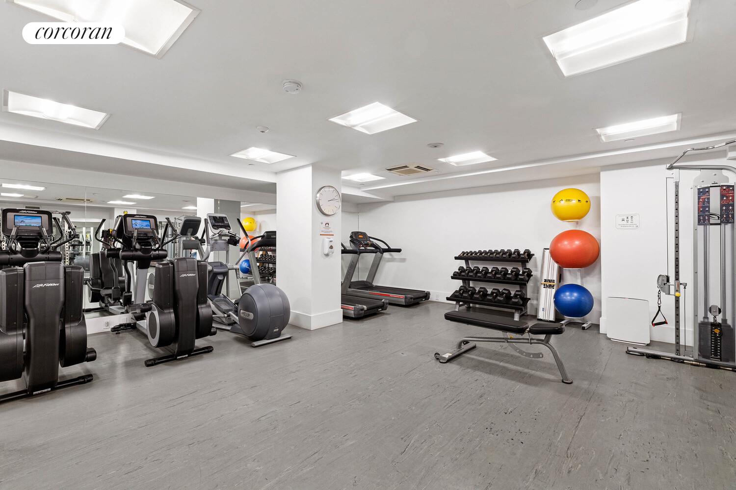 #10 photo, 200 E 74TH Street, Lenox Hill , NY 10021