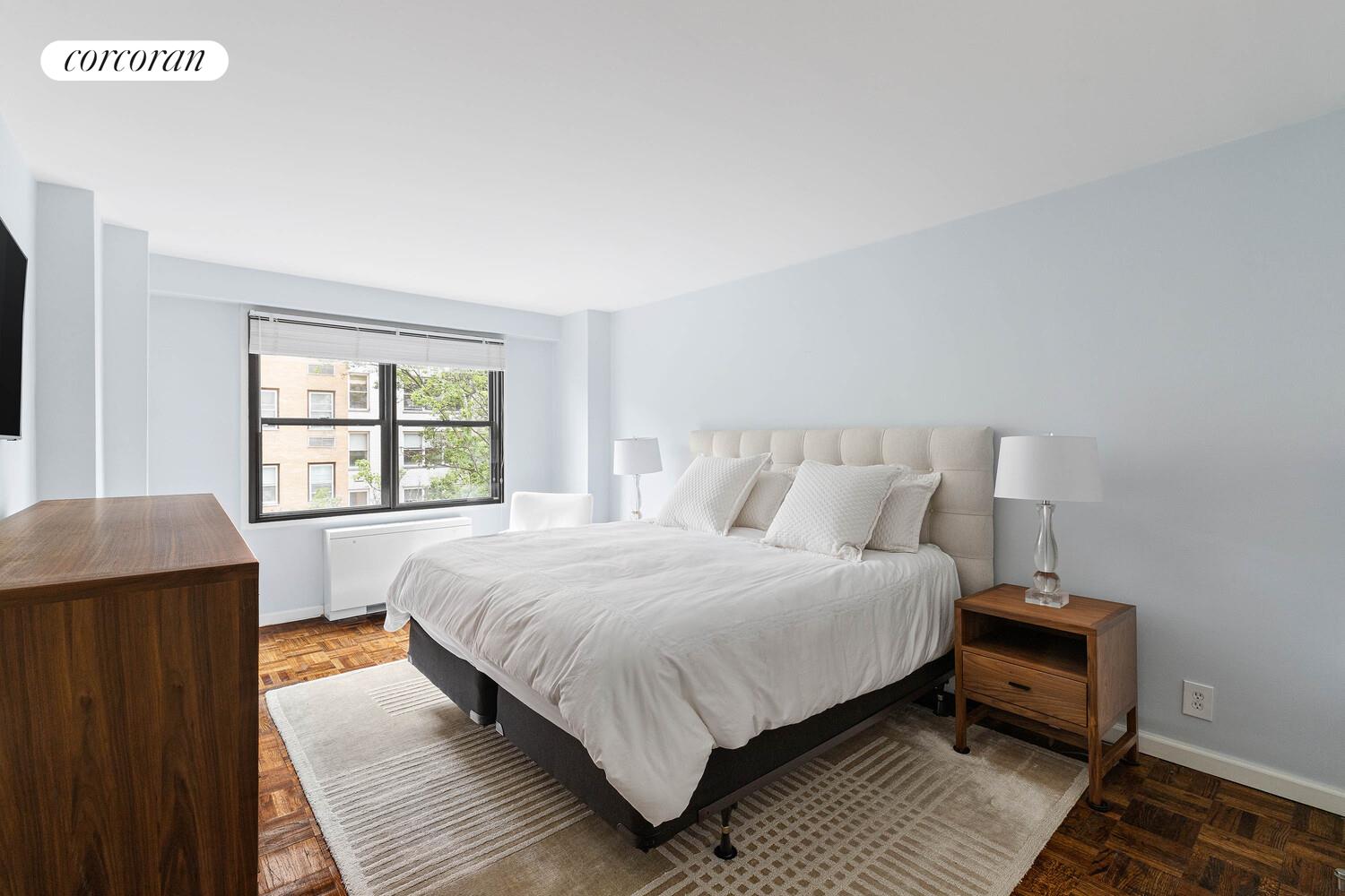 #8 photo, 200 E 74TH Street, Lenox Hill , NY 10021