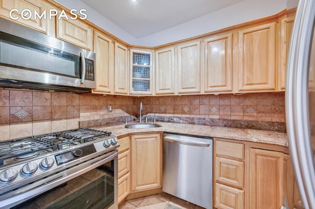 #16 photo, 57 Carroll Street, Carroll Gardens , NY 11231