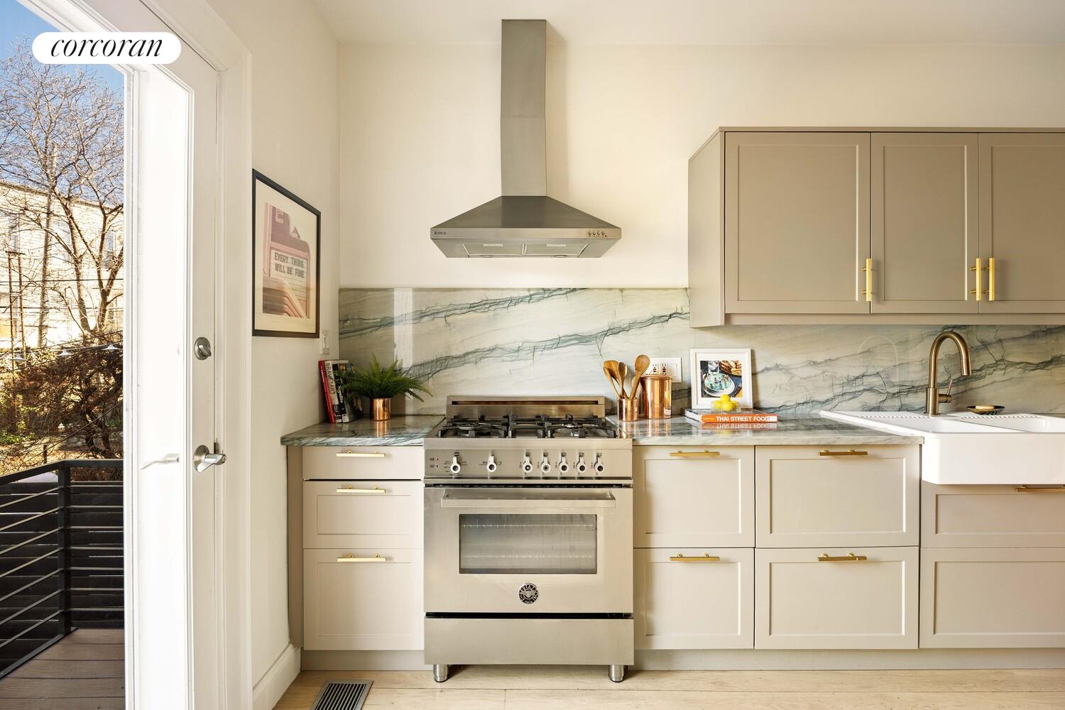 #4 photo, 129 CALYER Street, ব্রুকলিন Greenpoint , NY 11222