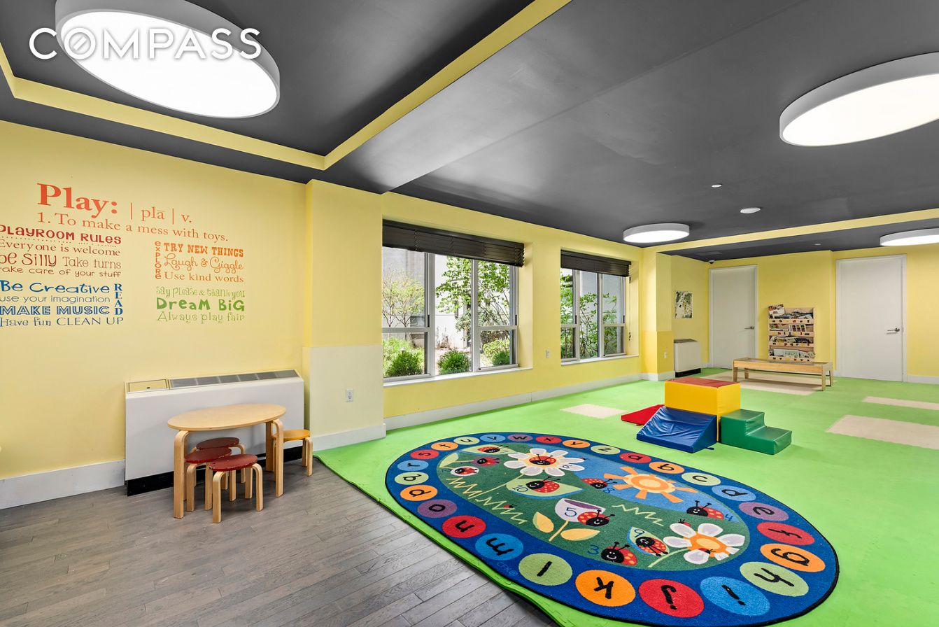 #12 photo, 416 W 52nd Street, ম্যানহাটন Hell's Kitchen , NY 10019