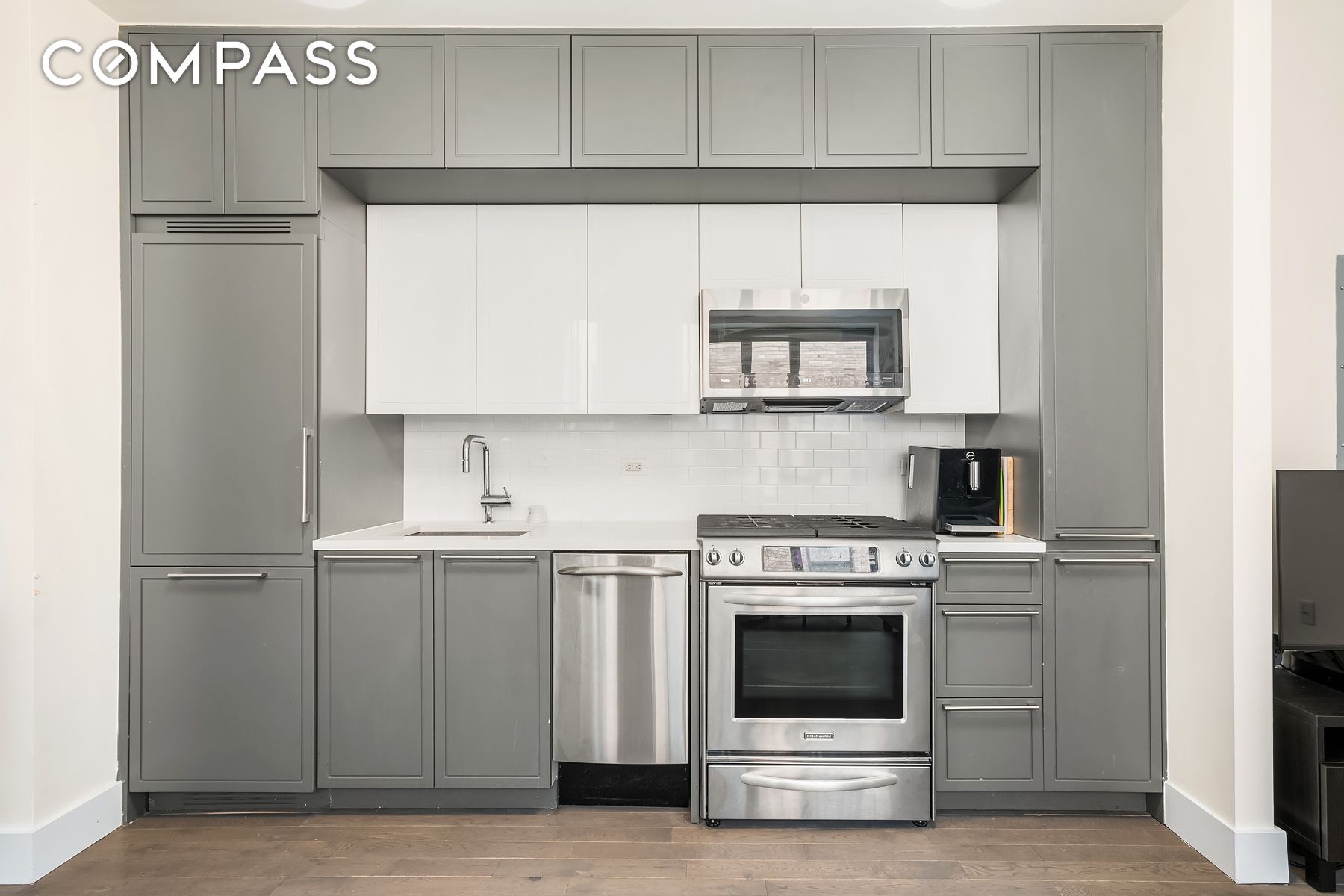 #3 photo, 416 W 52nd Street, ম্যানহাটন Hell's Kitchen , NY 10019