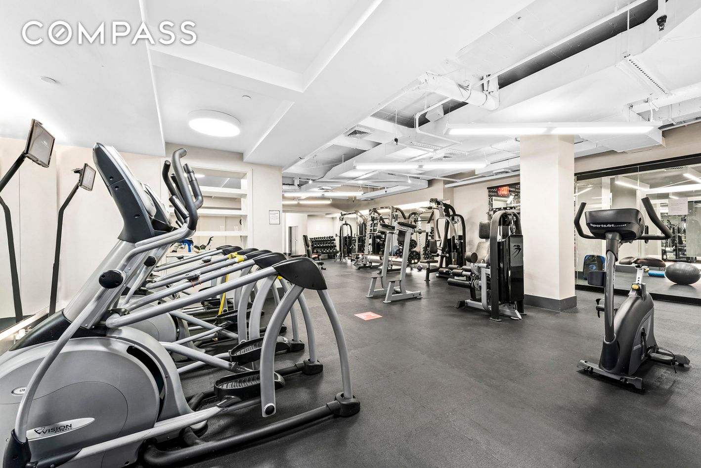 #8 photo, 416 W 52nd Street, ম্যানহাটন Hell's Kitchen , NY 10019