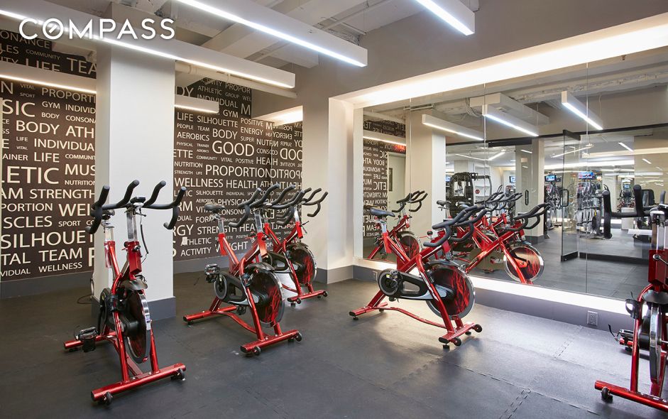 #9 photo, 416 W 52nd Street, ম্যানহাটন Hell's Kitchen , NY 10019