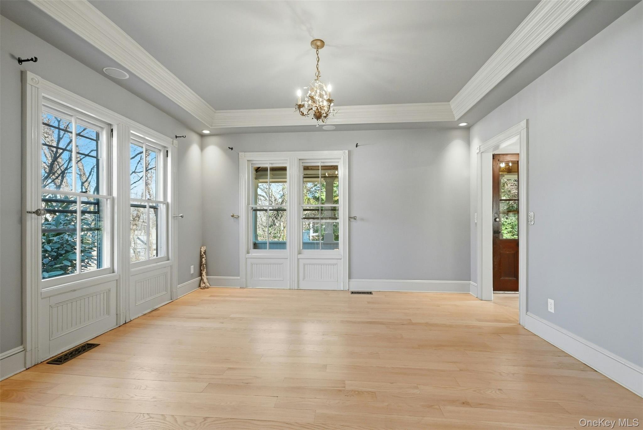 #8 photo, 117 Liberty Avenue, מחוז סאפוק Port Jefferson , NY 11777