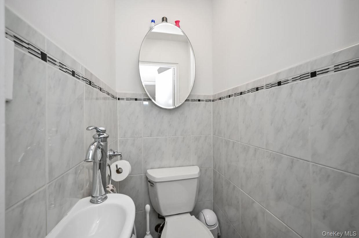 #9 photo, 144-37 68th Avenue, কুইন্‌স Kew Garden Hills , NY 11367