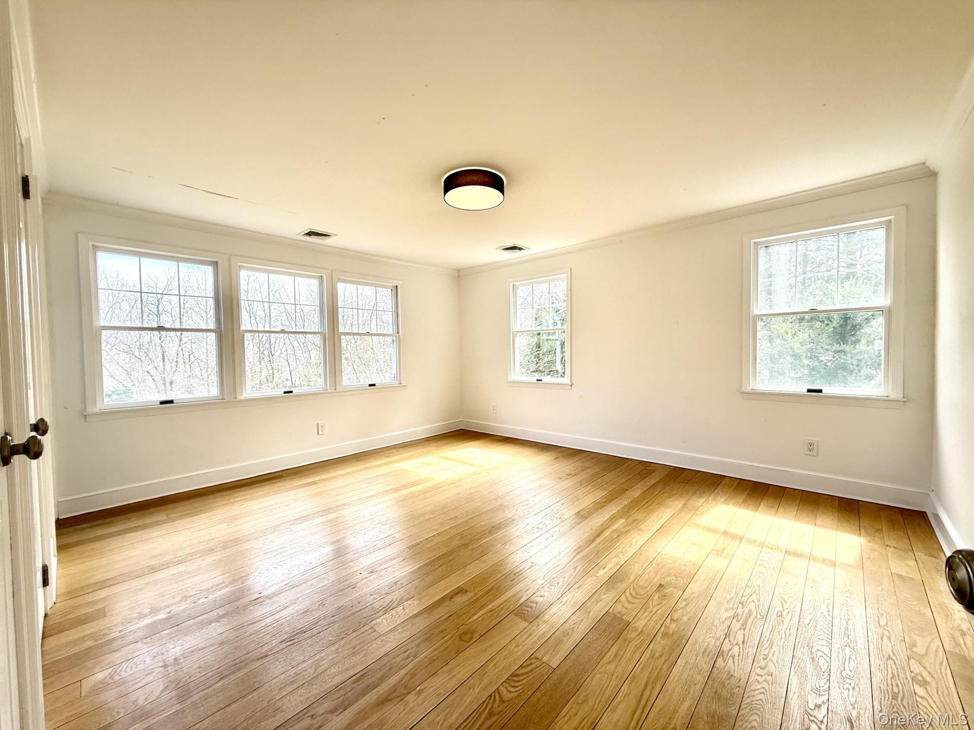 #9 photo, 6 Beech Hill Road, सफ़ोक काउंटी Lloyd Harbor , NY 11743