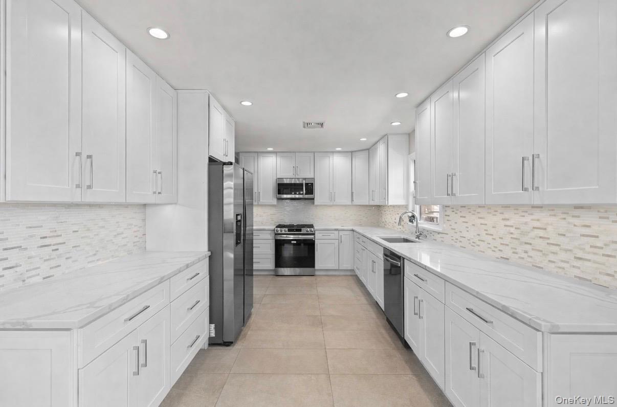 #14 photo, 175 Roosevelt Boulevard, Long Beach , NY 11561