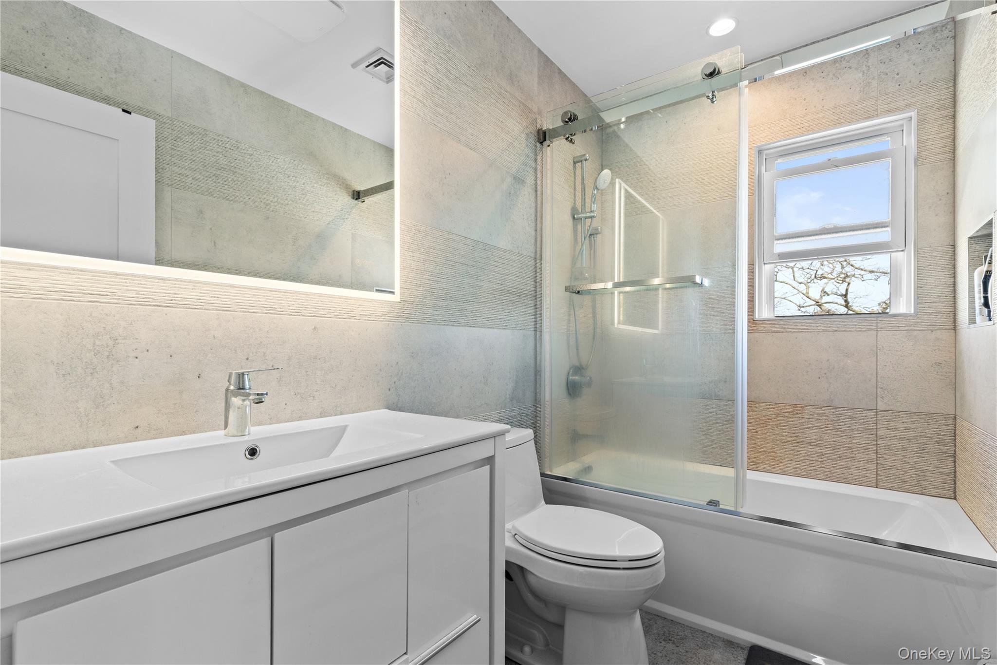 #16 photo, 175 Roosevelt Boulevard, Long Beach , NY 11561