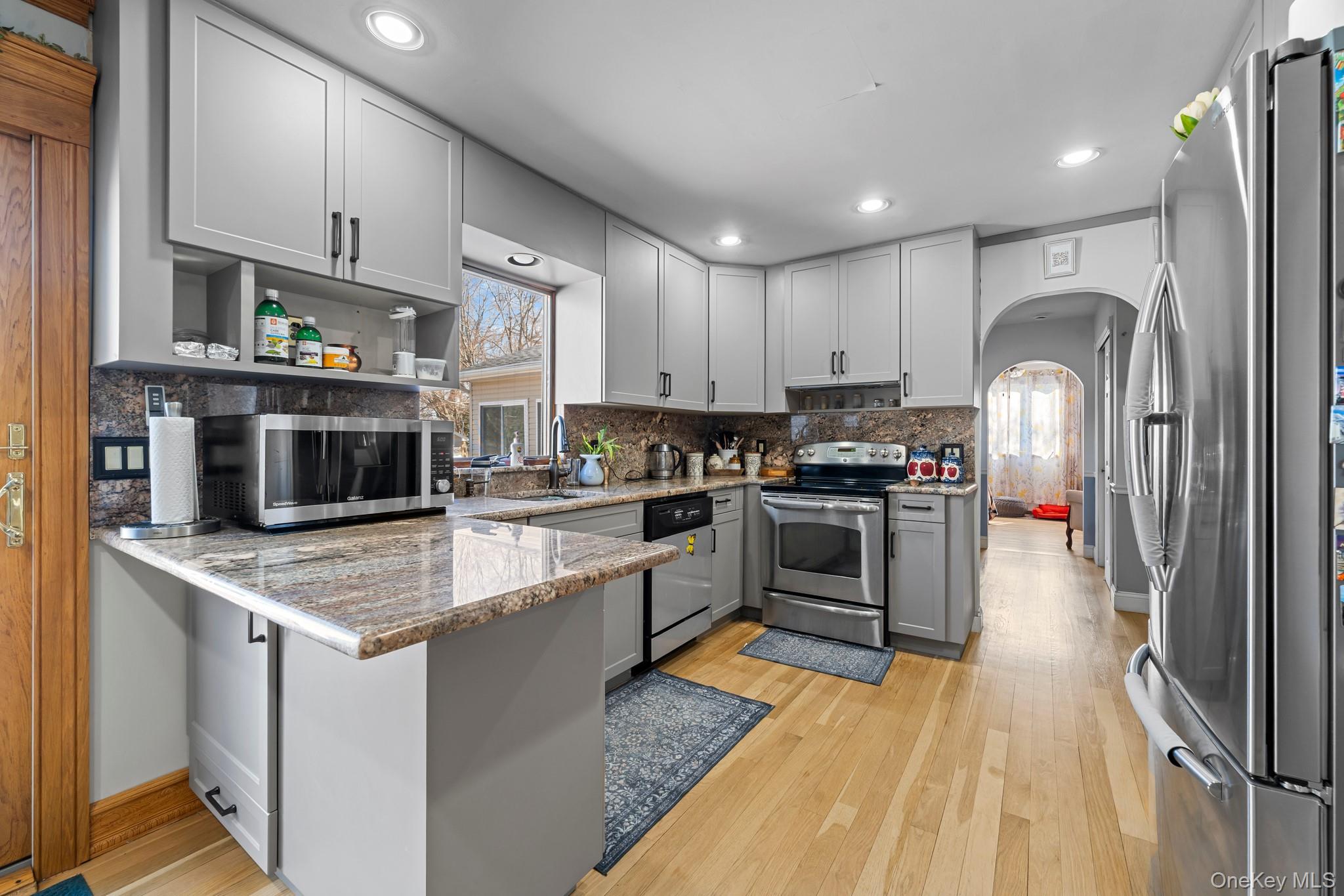 #11 photo, 19 Austin Lane, 롱 아일랜드 Elwood , NY 11743