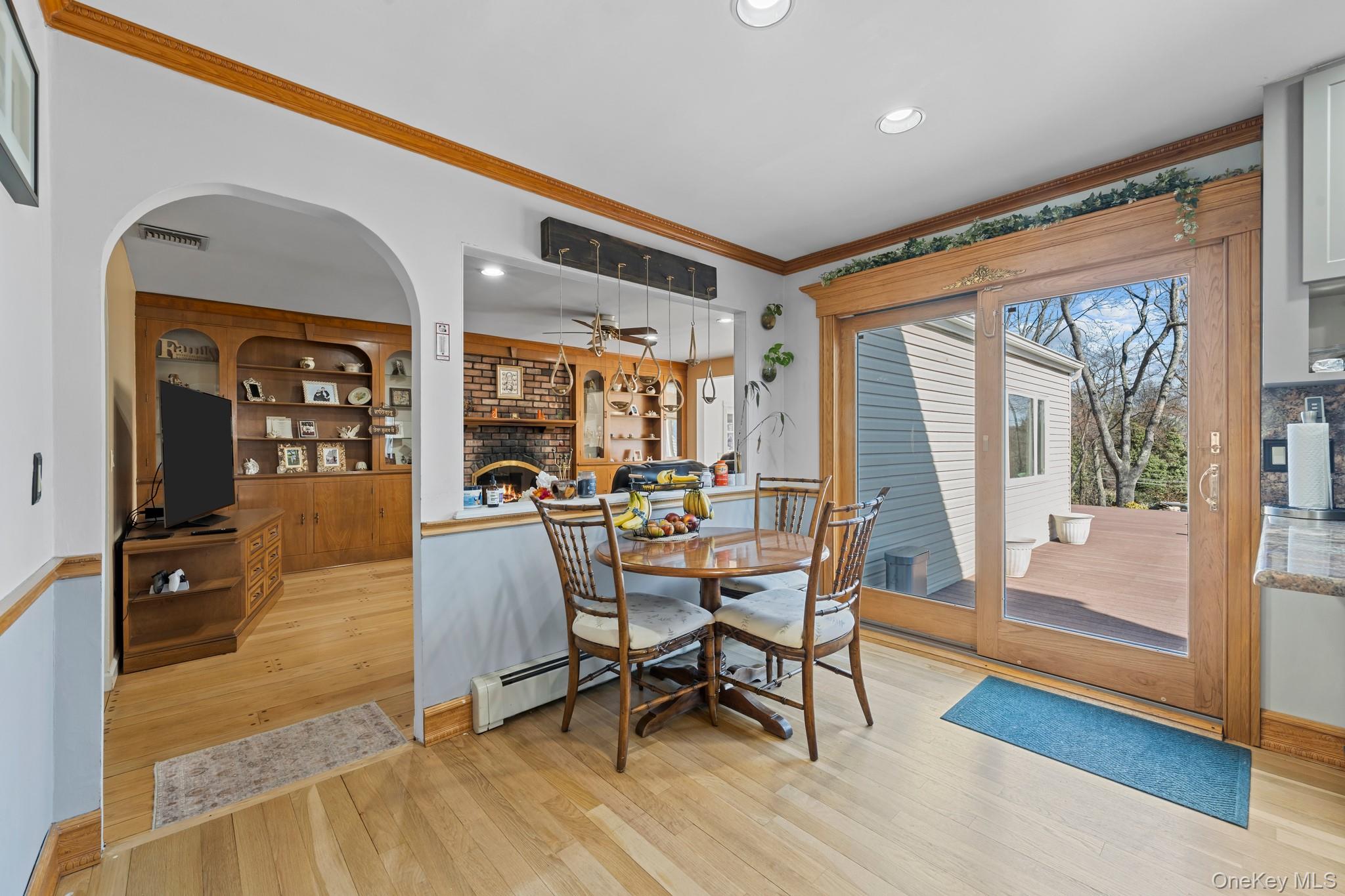 #13 photo, 19 Austin Lane, 롱 아일랜드 Elwood , NY 11743