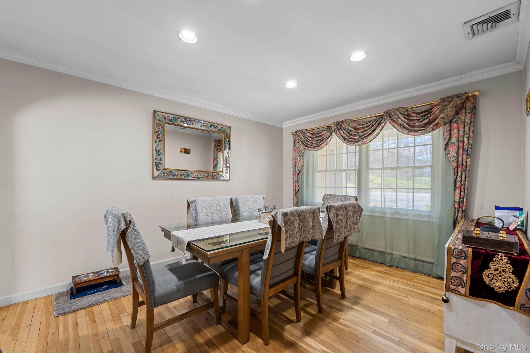 #8 photo, 19 Austin Lane, 롱 아일랜드 Elwood , NY 11743