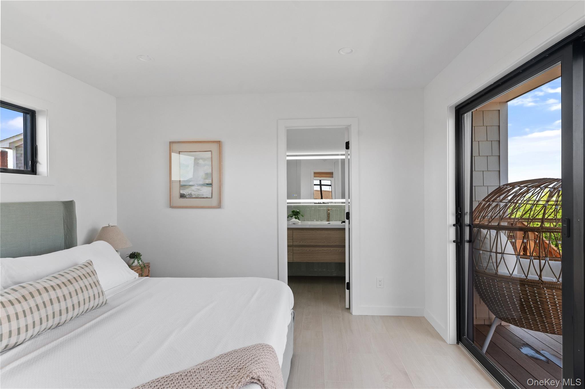 #15 photo, 319 Wilmot Road, সাফোক কাউন্টি Ocean Beach , NY 11770