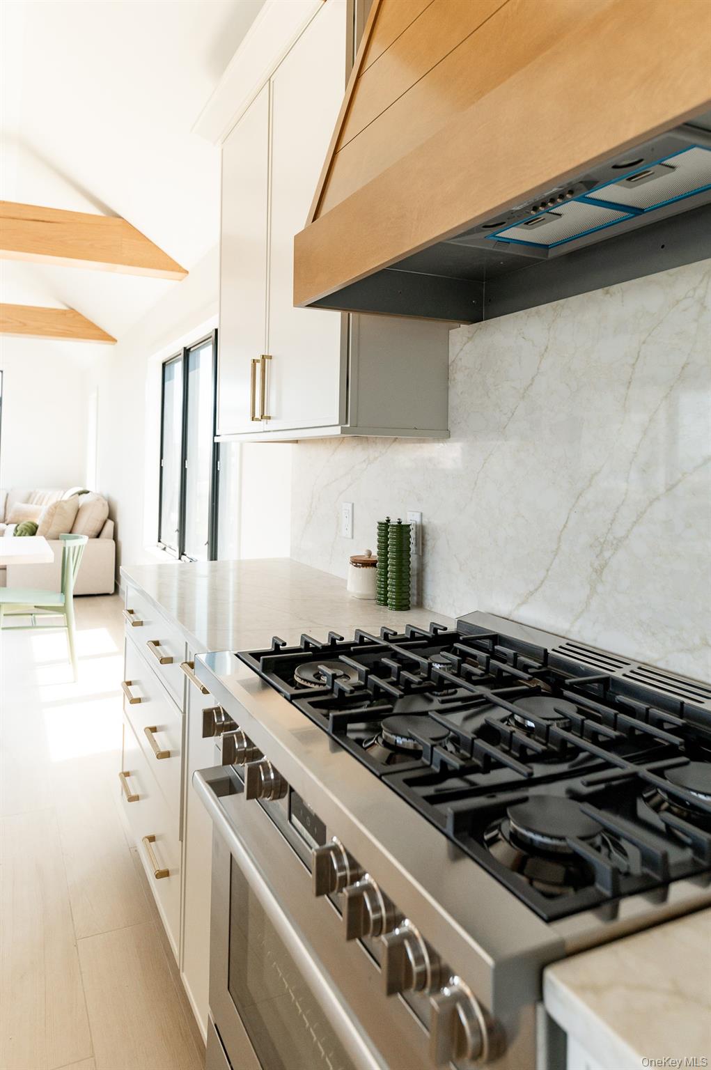 #6 photo, 319 Wilmot Road, সাফোক কাউন্টি Ocean Beach , NY 11770