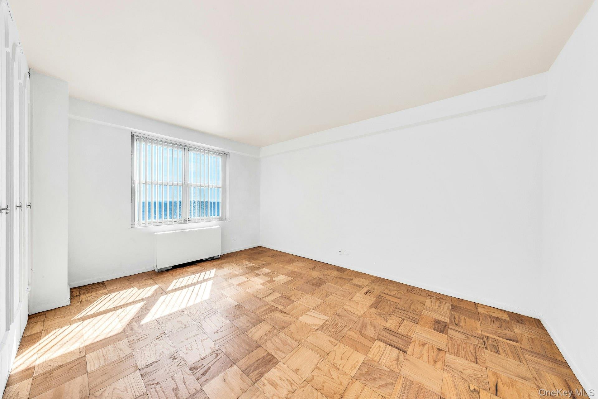 #15 photo, 110-11 Queens Boulevard, কুইন্‌স Forest Hills , NY 11375