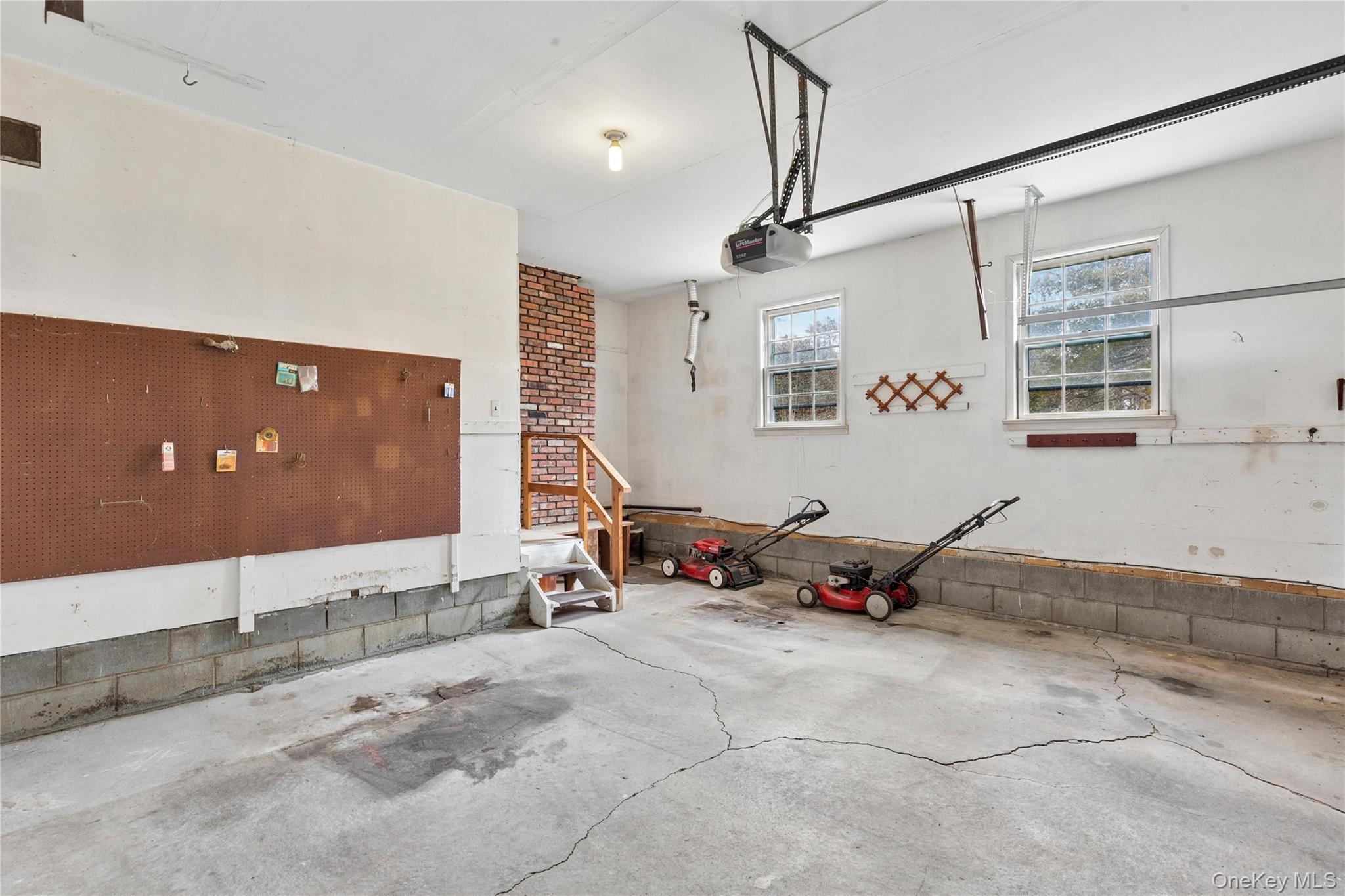 #19 photo, 4 E Rampasture Road, Hampton Bays , NY 11946