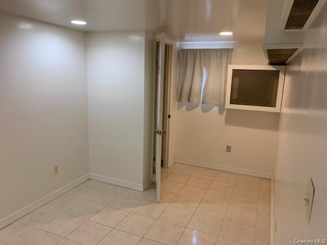 #14 photo, 11433 204th Street, كوينز Saint Albans , NY 11412