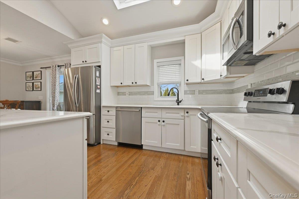 #12 photo, 1419 Eric Lane, নাসাউ কাউন্টি East Meadow , NY 11554