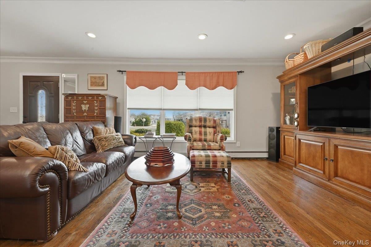 #15 photo, 1419 Eric Lane, নাসাউ কাউন্টি East Meadow , NY 11554