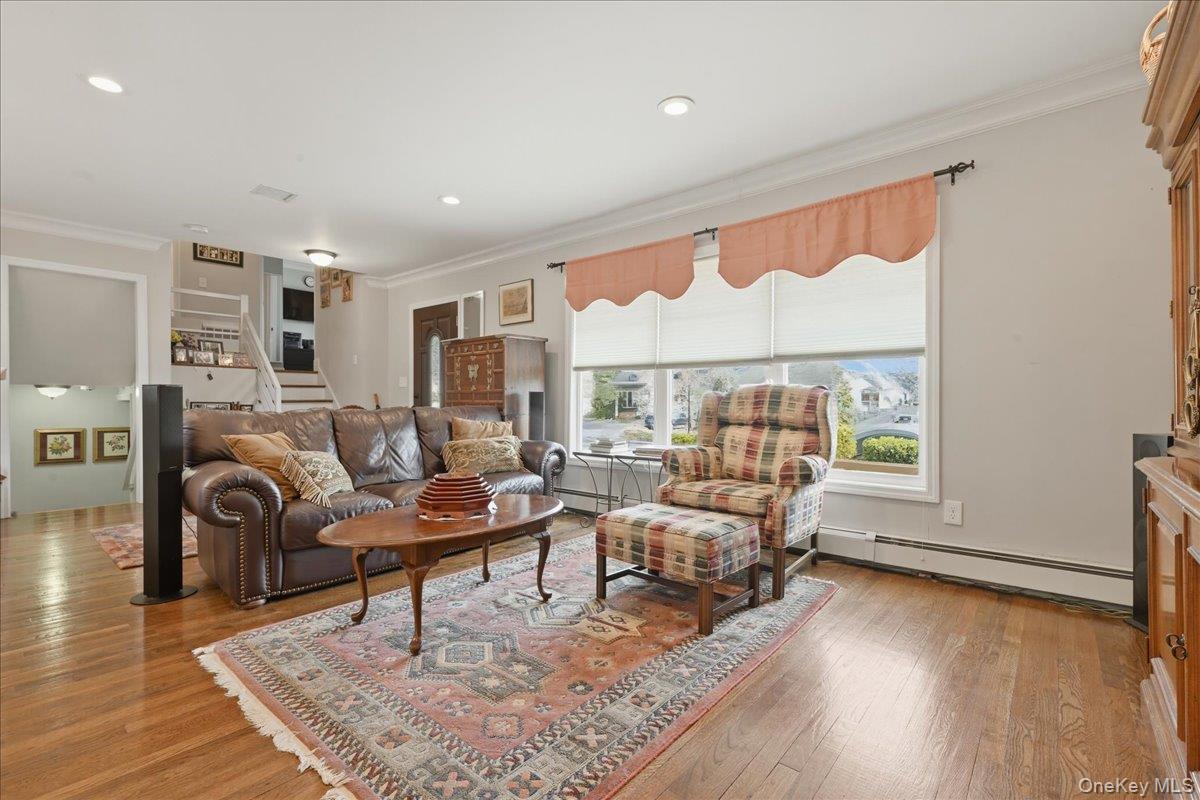 #17 photo, 1419 Eric Lane, নাসাউ কাউন্টি East Meadow , NY 11554