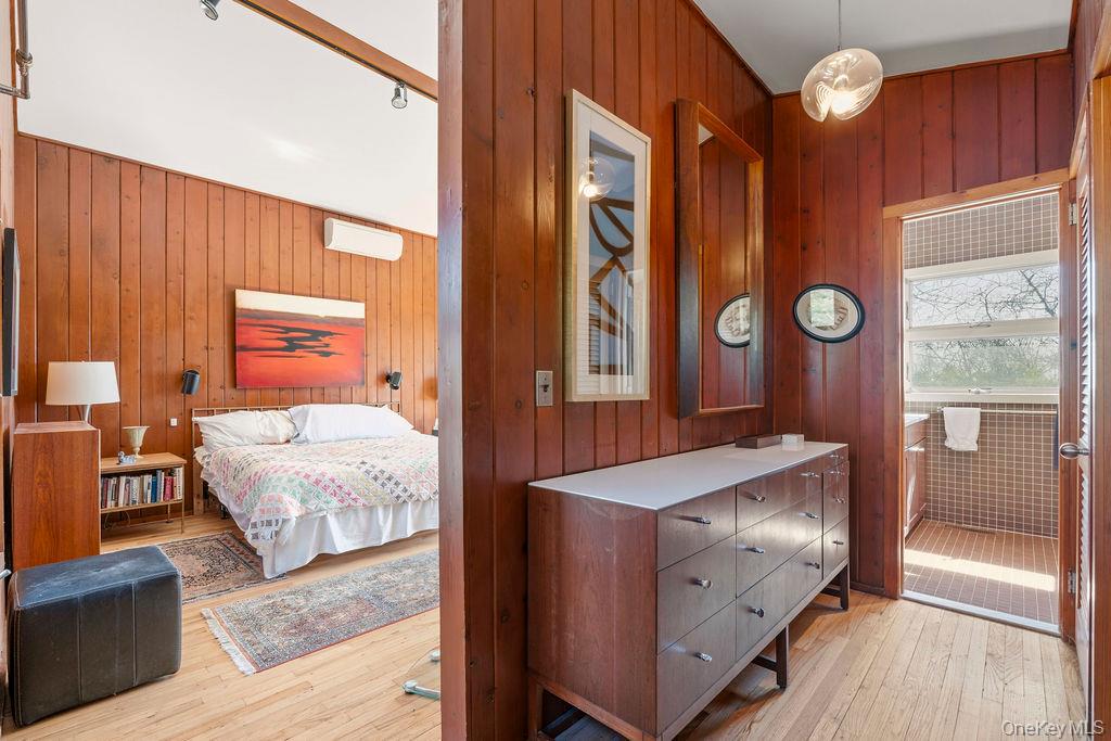 #10 photo, 27 Atterbury Road, Southampton , NY 11968