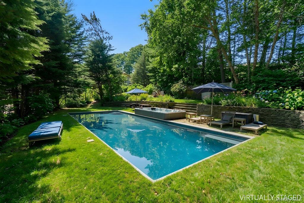 #18 photo, 27 Atterbury Road, Southampton , NY 11968