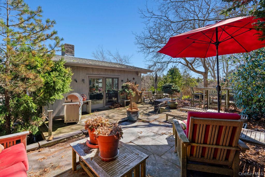 #19 photo, 27 Atterbury Road, Southampton , NY 11968