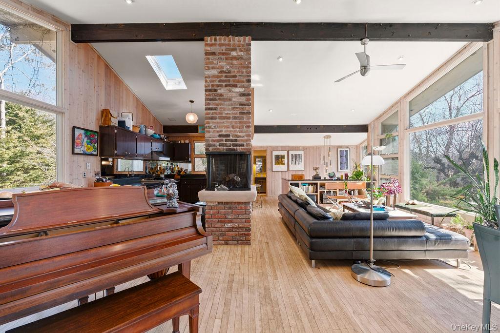 #3 photo, 27 Atterbury Road, Southampton , NY 11968