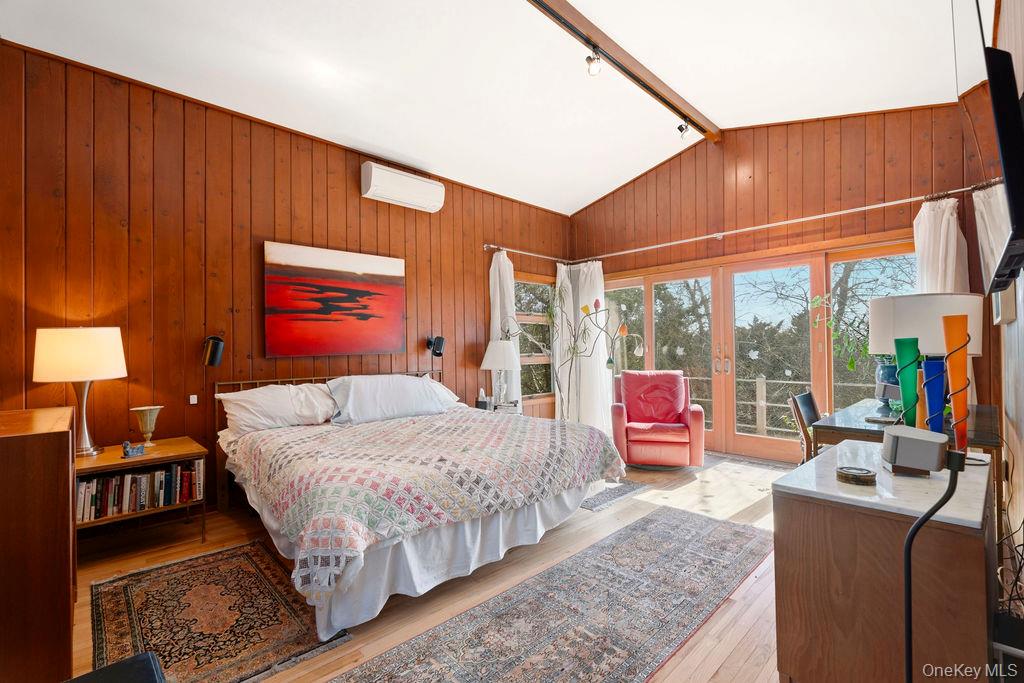 #8 photo, 27 Atterbury Road, Southampton , NY 11968