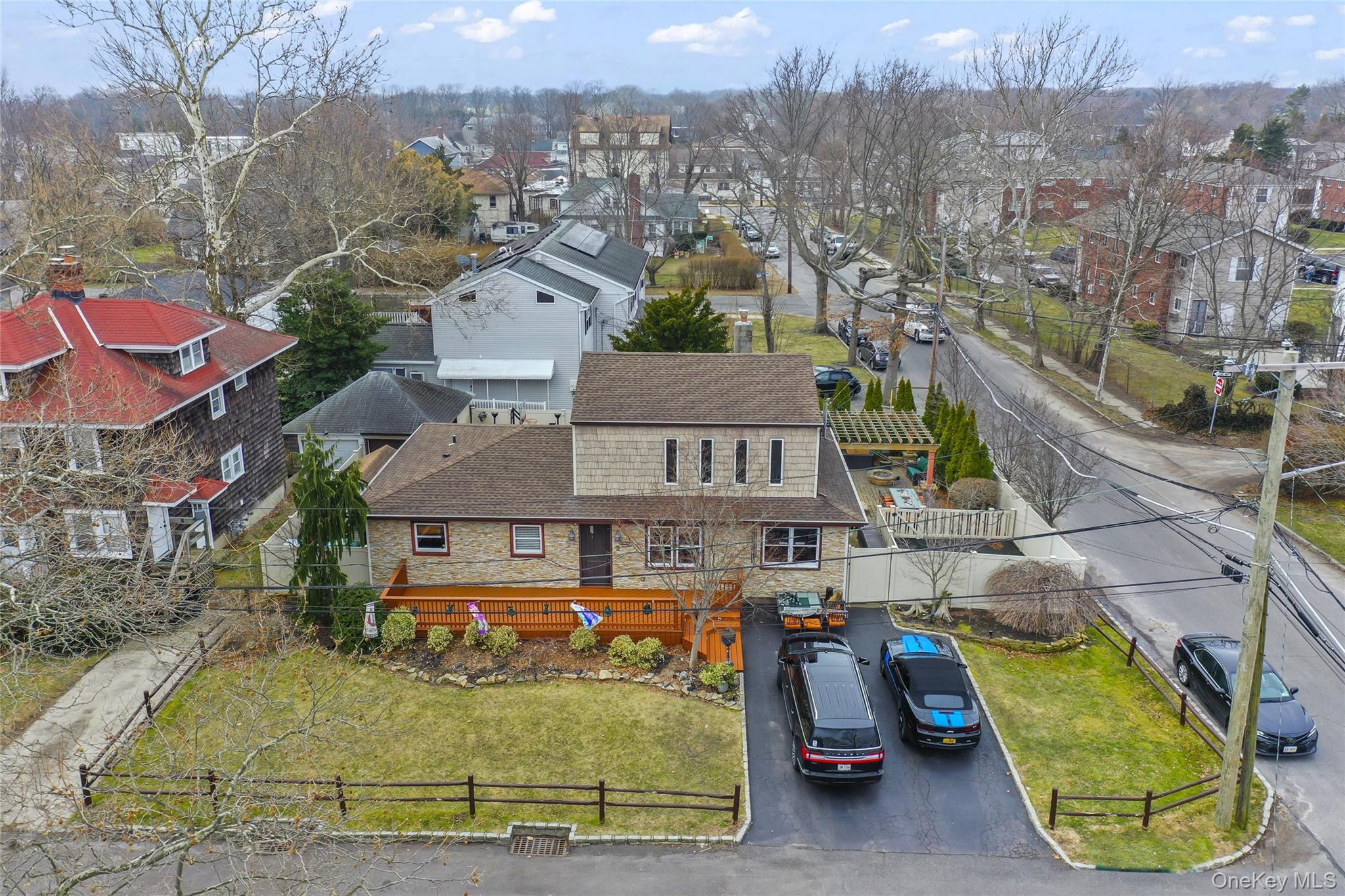 #4 photo, 2 Burnett Avenue, সাফোক কাউন্টি Bay Shore , NY 11706