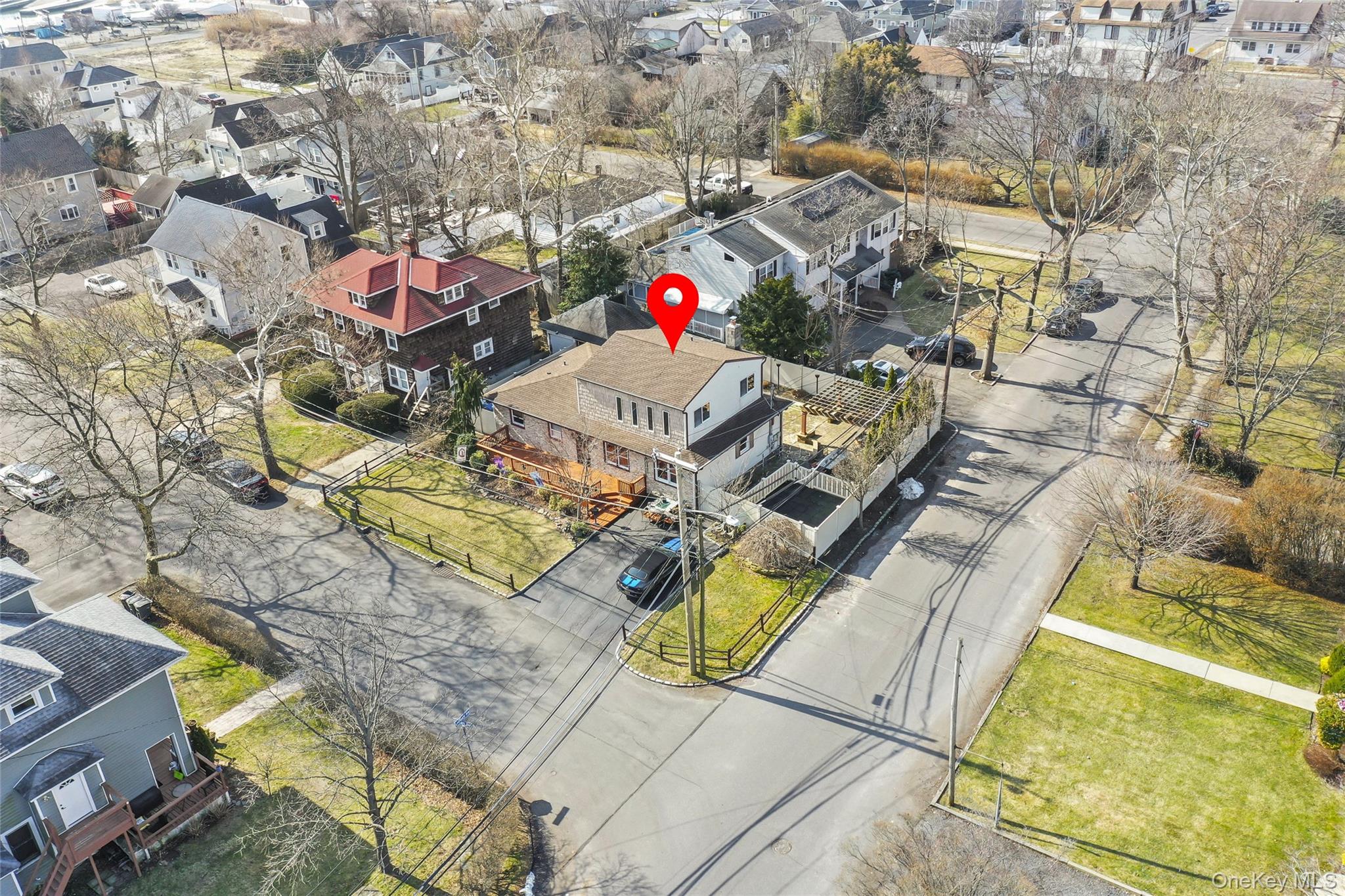 #5 photo, 2 Burnett Avenue, সাফোক কাউন্টি Bay Shore , NY 11706