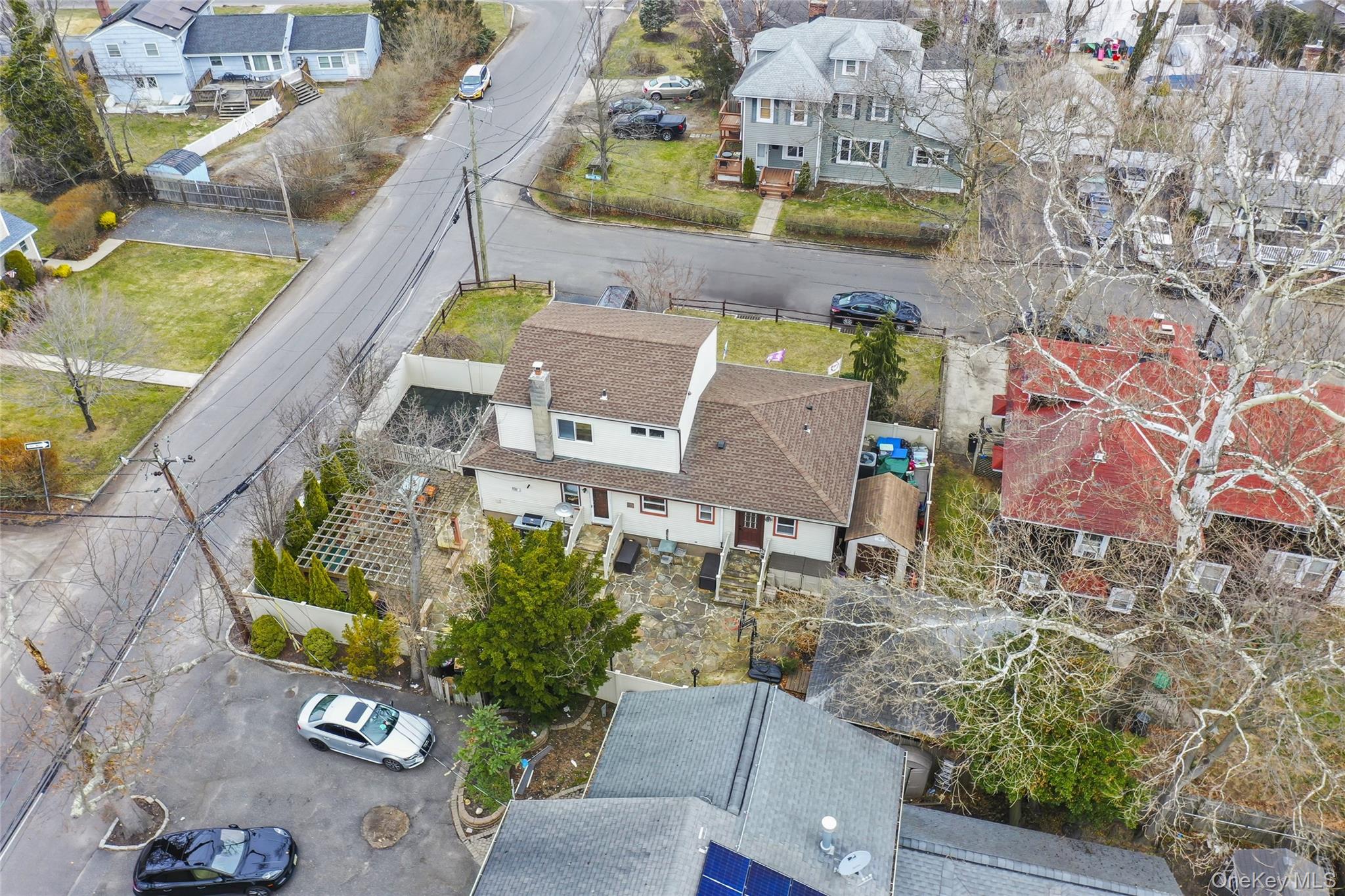 #6 photo, 2 Burnett Avenue, সাফোক কাউন্টি Bay Shore , NY 11706