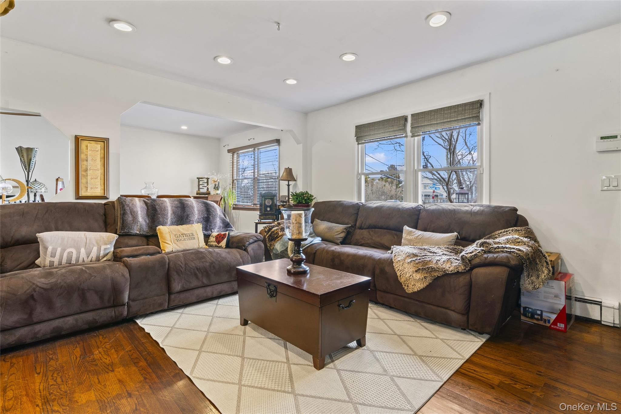 #8 photo, 2 Burnett Avenue, সাফোক কাউন্টি Bay Shore , NY 11706