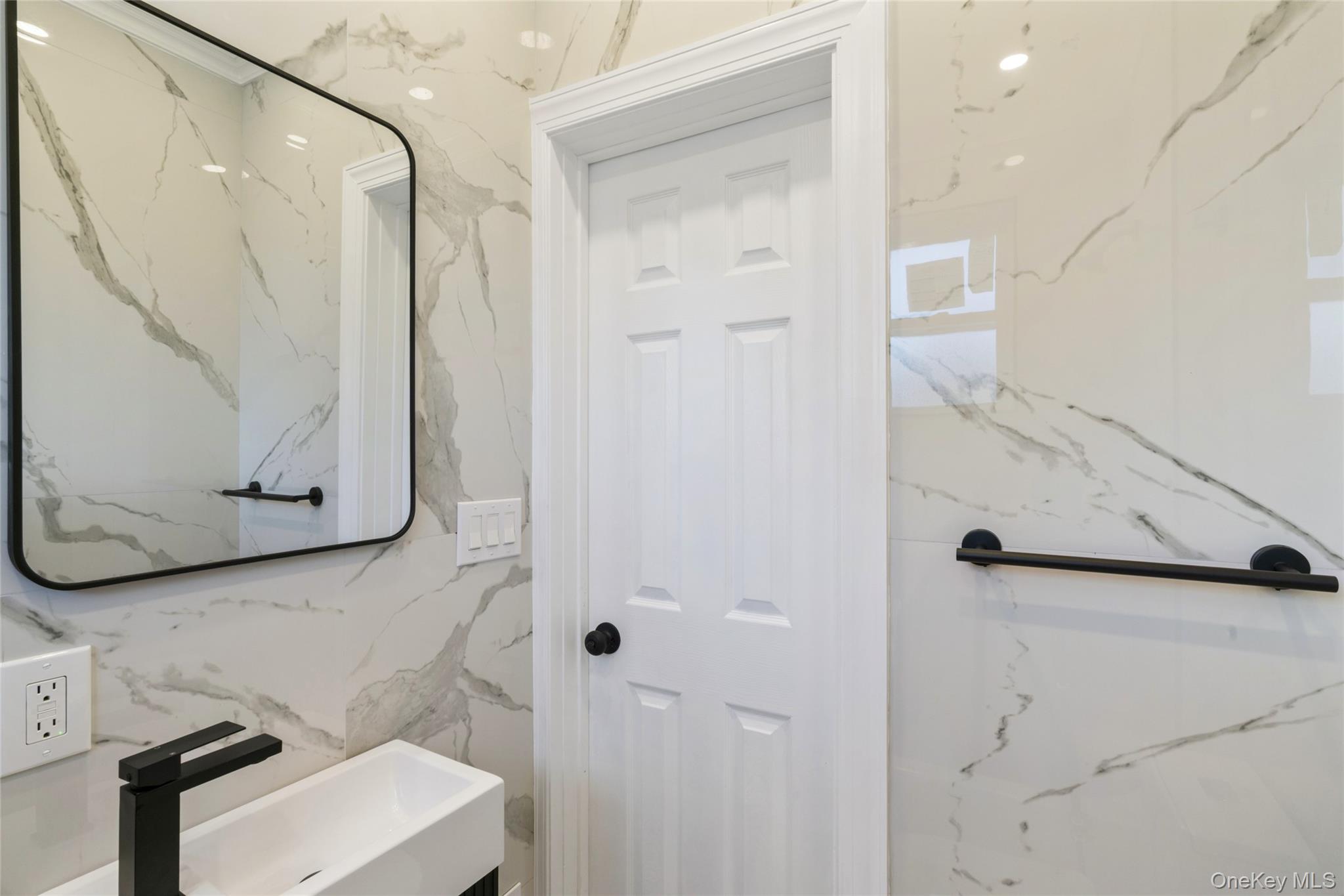 #7 photo, 254 Charles Avenue, Staten Island , NY 10302