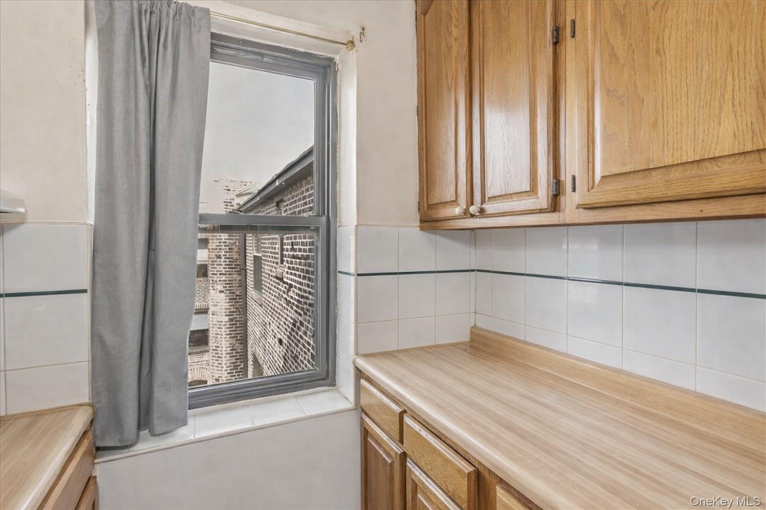 #10 photo, 21-36 77th Street, কুইন্‌স East Elmhurst , NY 11370