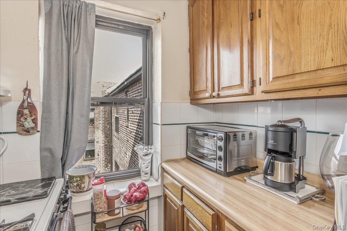 #11 photo, 21-36 77th Street, কুইন্‌স East Elmhurst , NY 11370