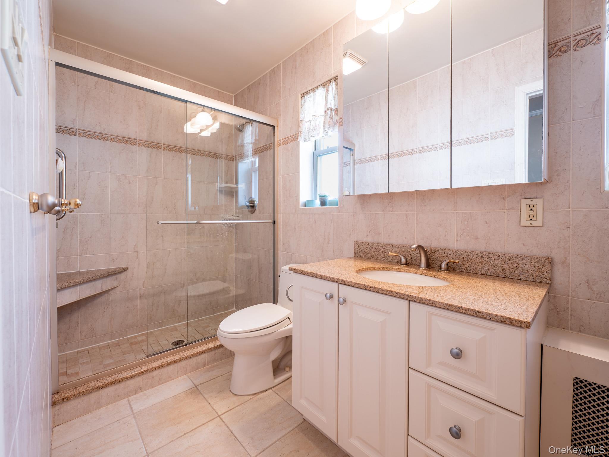 #18 photo, 7363 195th Street, फ्रेश मेडॉस Fresh Meadows , NY 11366