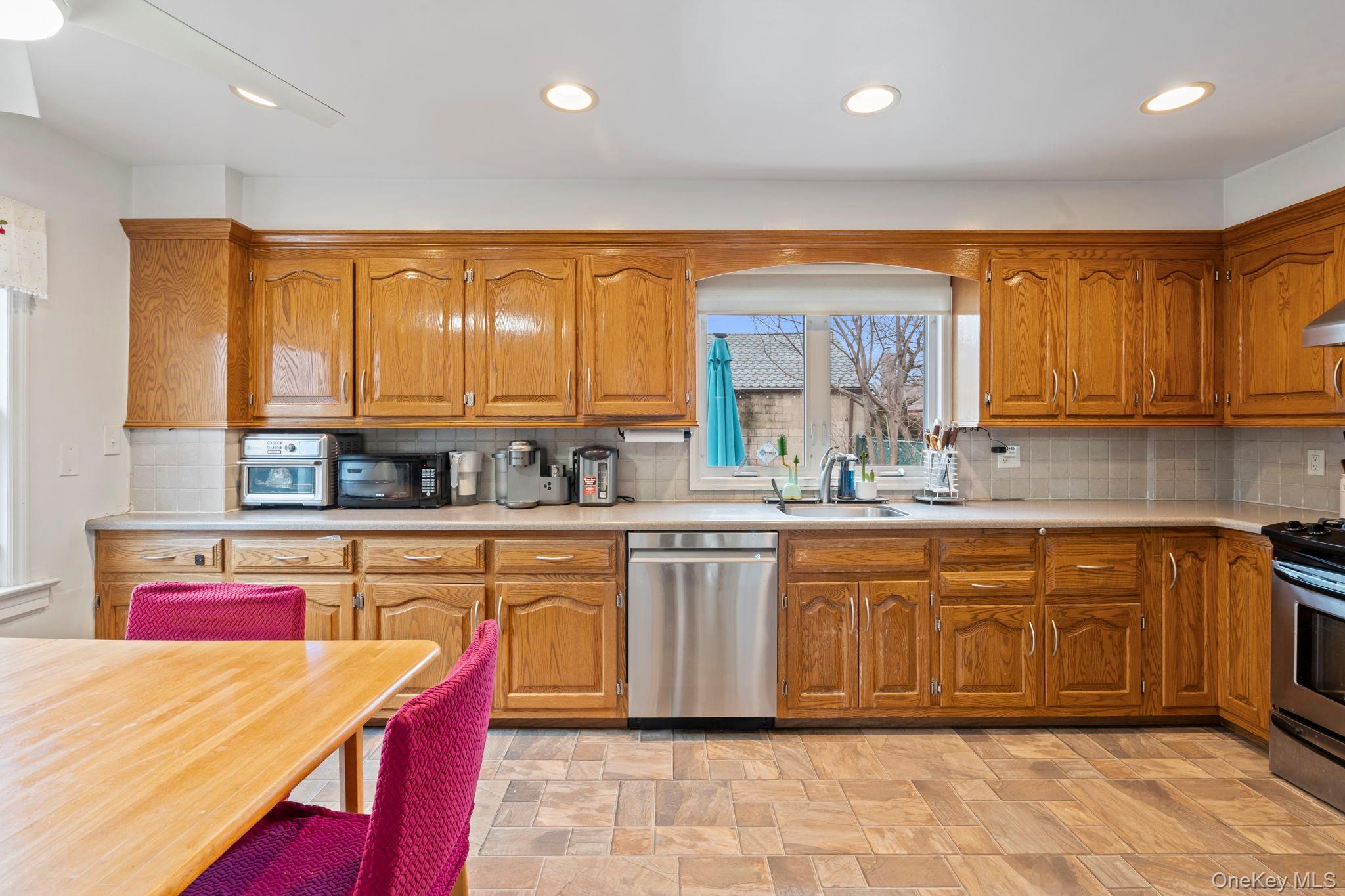 #11 photo, 14-28 156th Street, কুইন্‌স Whitestone , NY 11357