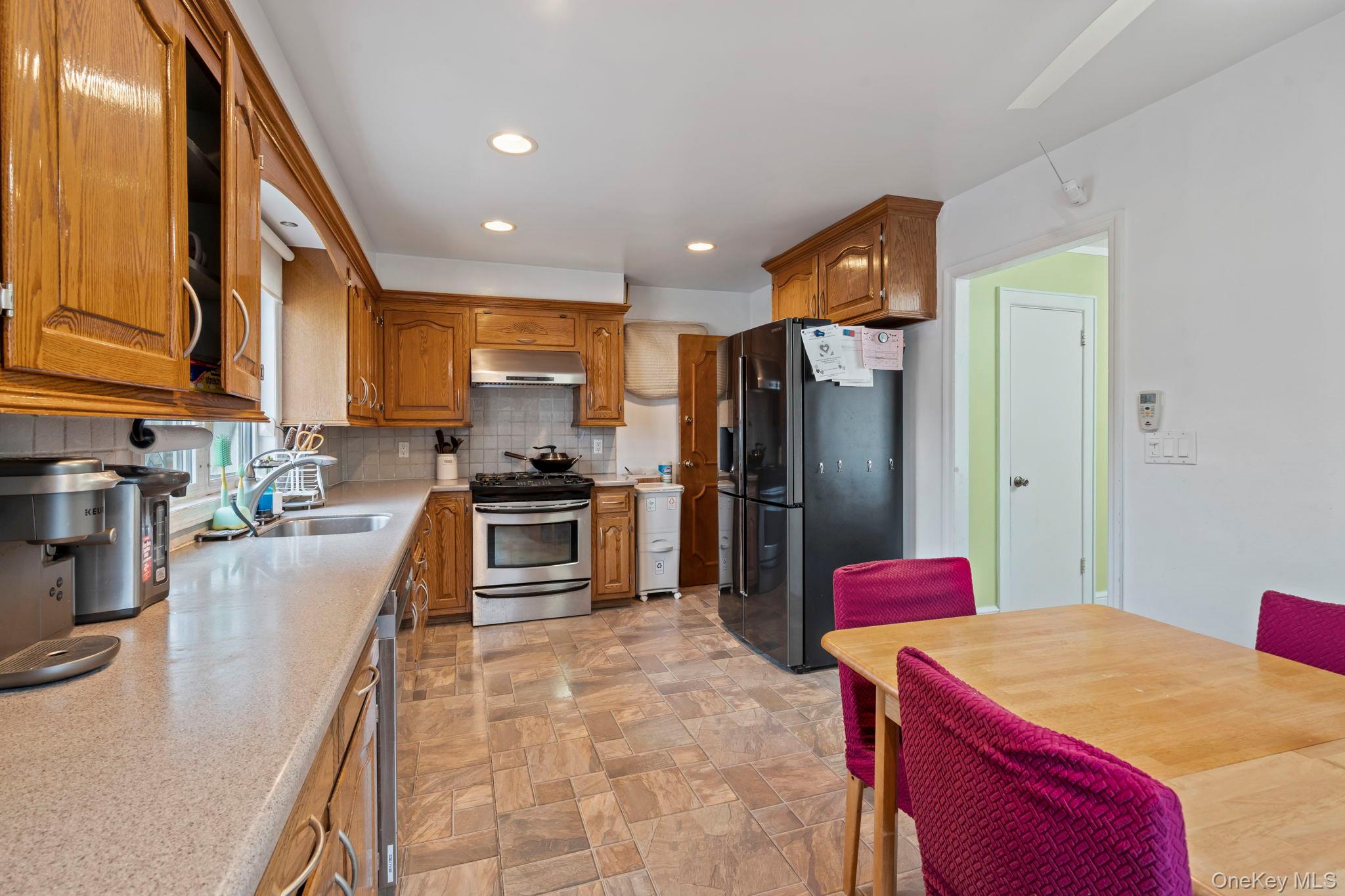 #14 photo, 14-28 156th Street, কুইন্‌স Whitestone , NY 11357