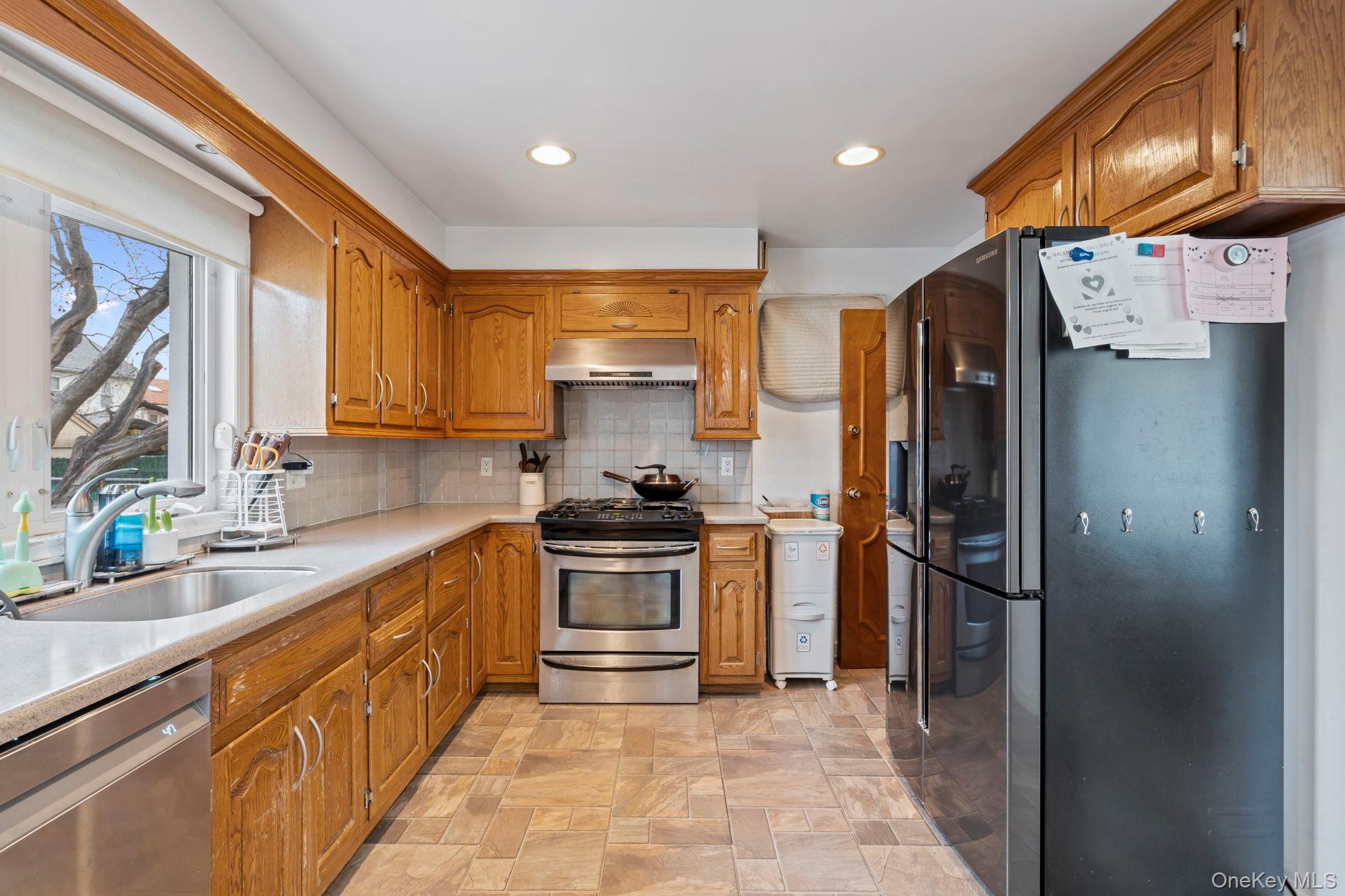 #15 photo, 14-28 156th Street, কুইন্‌স Whitestone , NY 11357