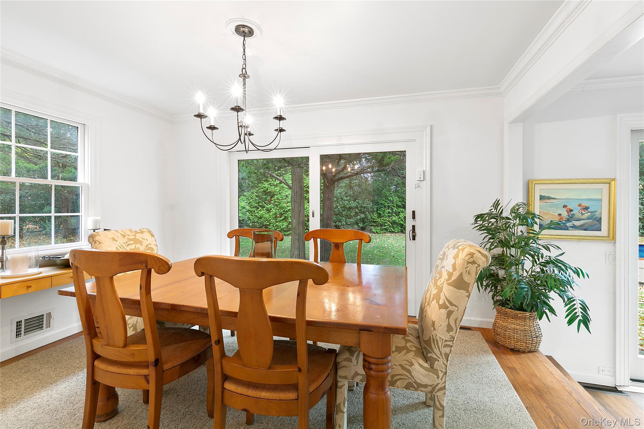 #6 photo, 669 Hill Street, Southampton , NY 11968