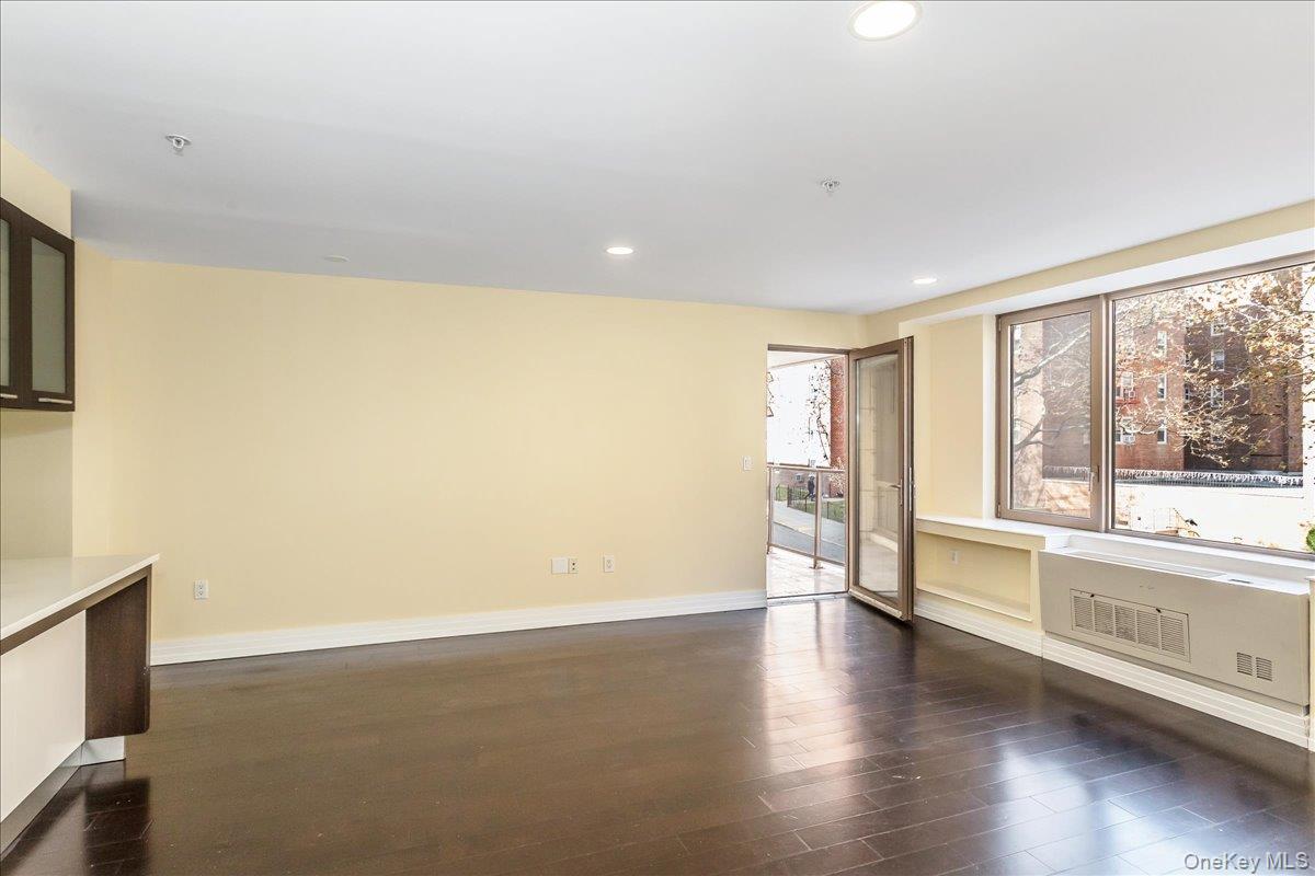 #7 photo, 6405 Yellowstone Boulevard, কুইন্‌স Forest Hills , NY 11375