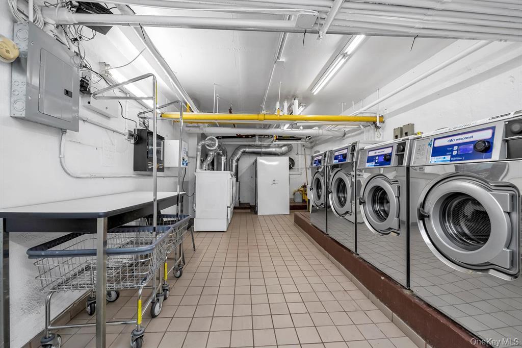 #15 photo, 98-34 63rd Drive, কুইন্‌স Rego Park , NY 11374